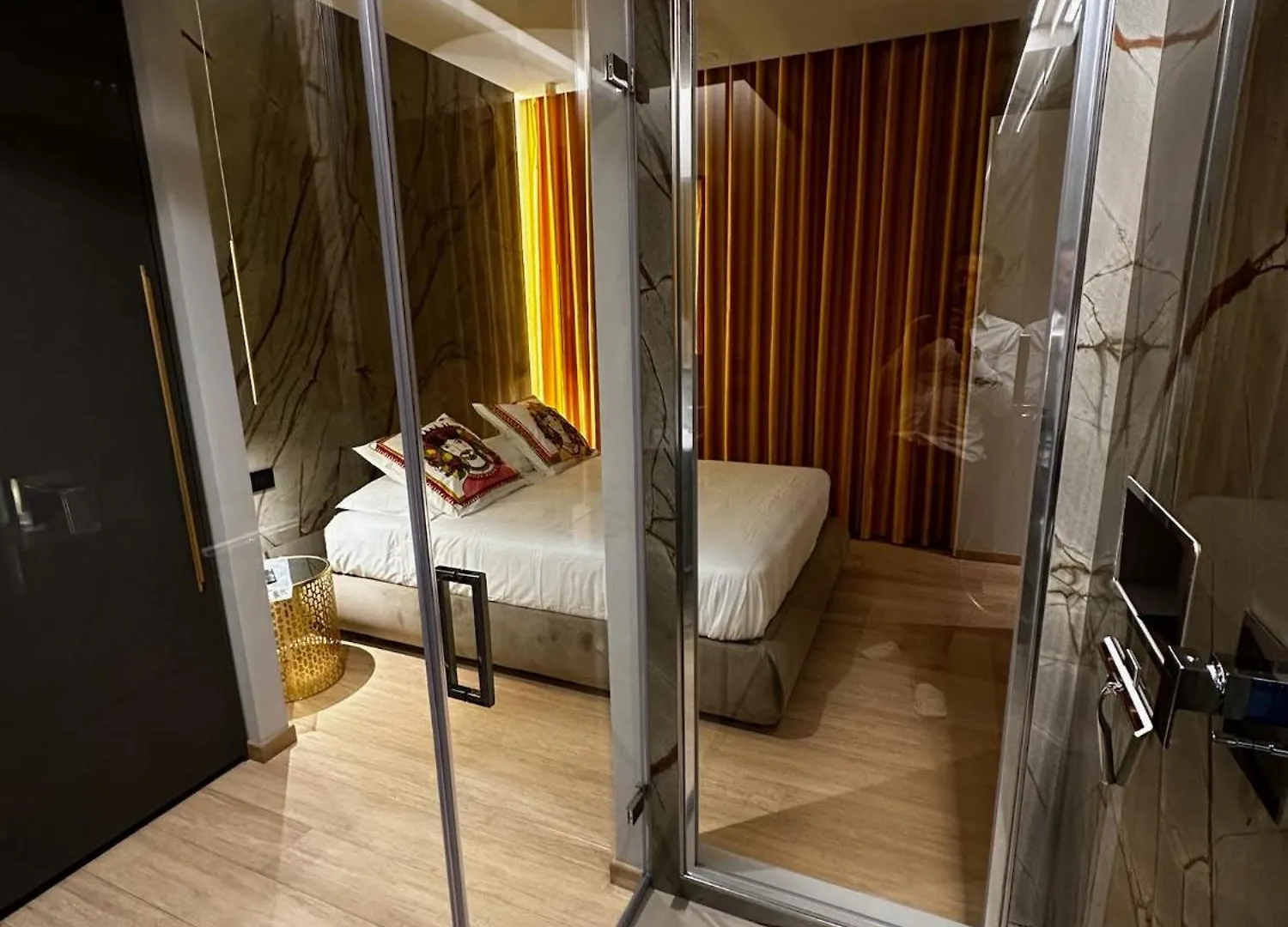 Mei Home: Esclusivo E Moderno Milan Italy